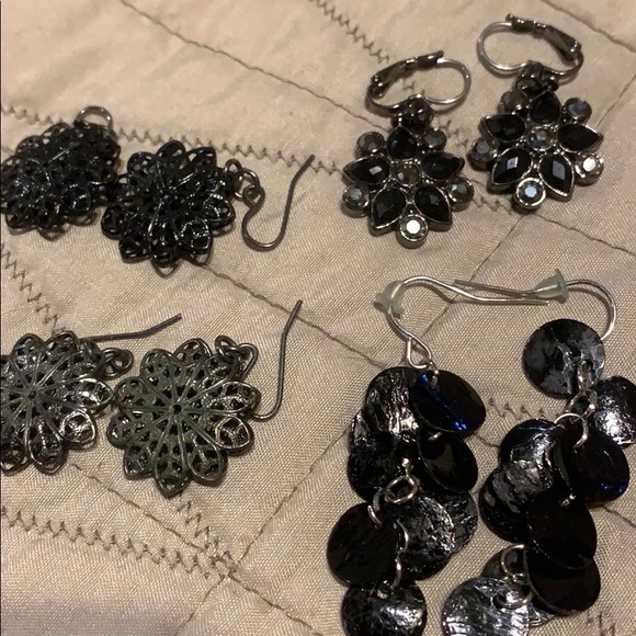 Classy earrings - Picture 3 of 5